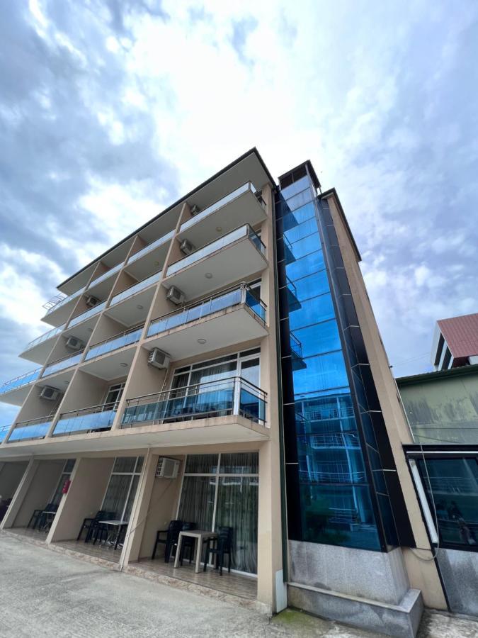 Sunshine Hotel 크바리아티 외부 사진